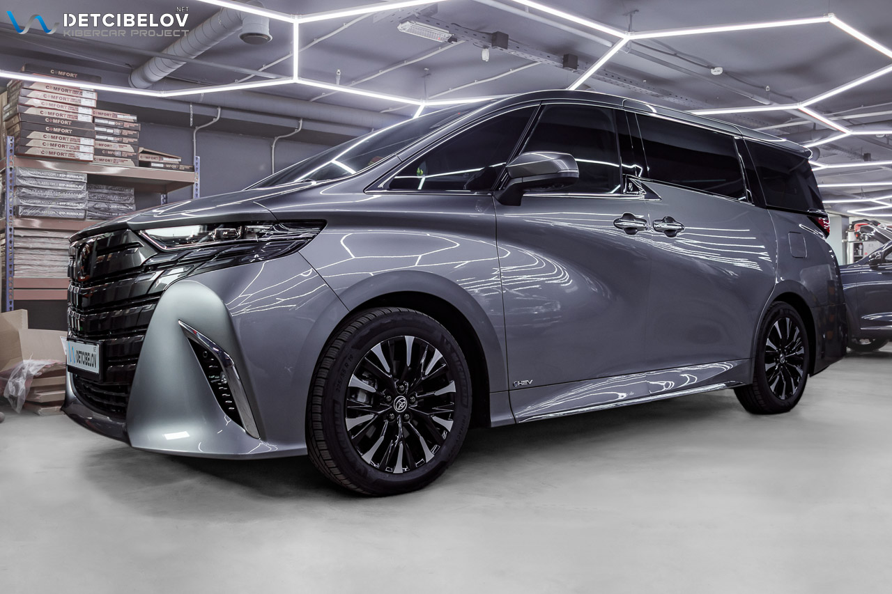 Toyota Alphard.jpg